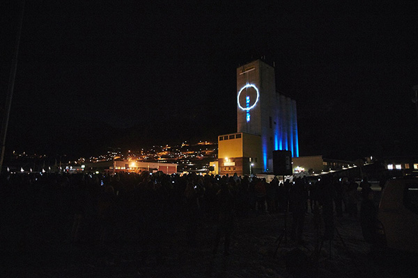 A climate-driven lighting installation